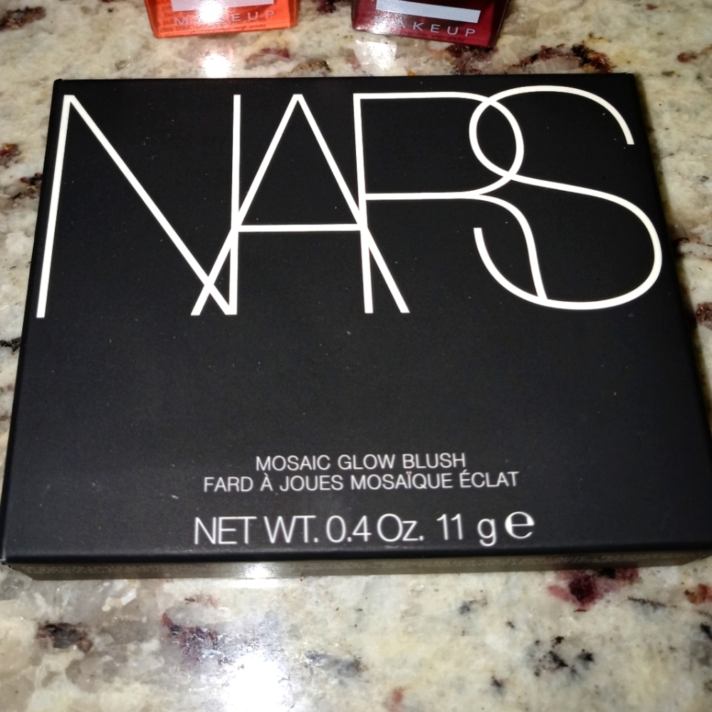 NARS- Mosaic Glow Blush